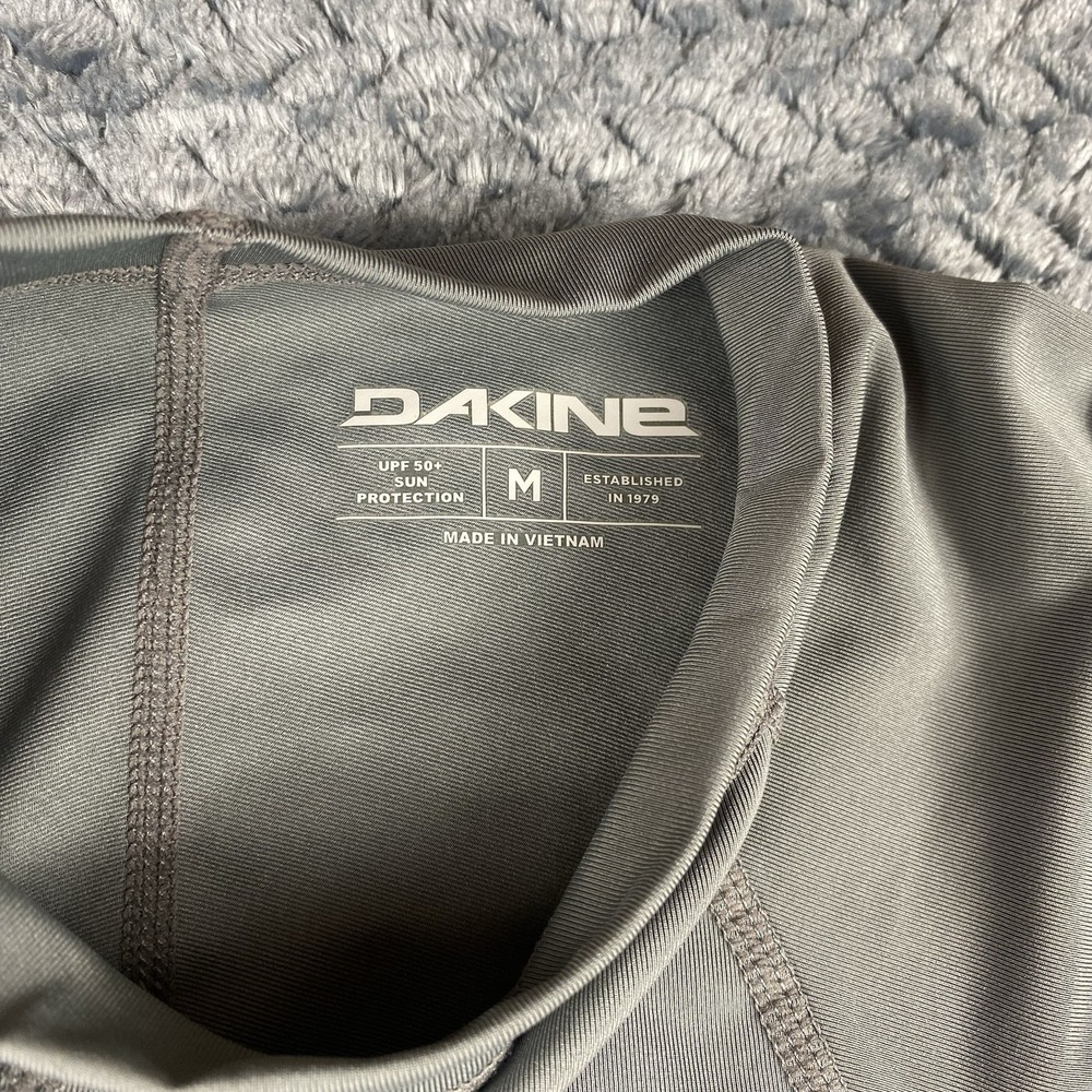 Dakine Shirt Men M Gray Heavy Duty Snug Fit Short UPF50 Boardshort Connector NEW - Picture 3 of 10